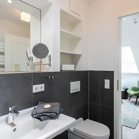 아파트 Westside Arthotel 4*