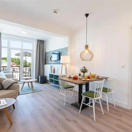 Westside Arthotel 4*