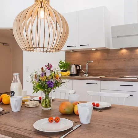 Westside Arthotel Apartment *