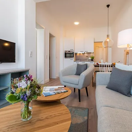 Westside Arthotel Appartement 4*