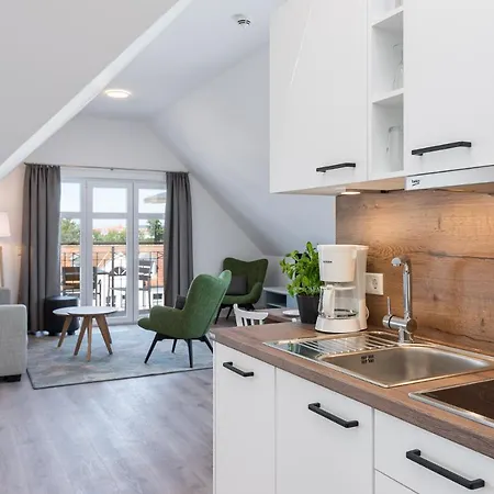 Westside Arthotel 4*