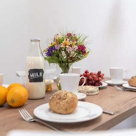 Westside Arthotel 아파트 4*