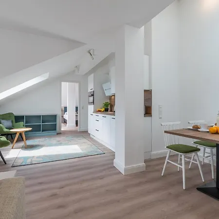 Westside Arthotel 4*