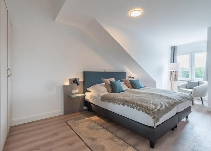 Westside Arthotel 4*